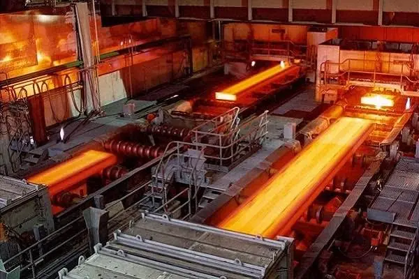 Giá thép hôm nay 16/10: Quặng sắt xuống thấp nhất hơn hai năm